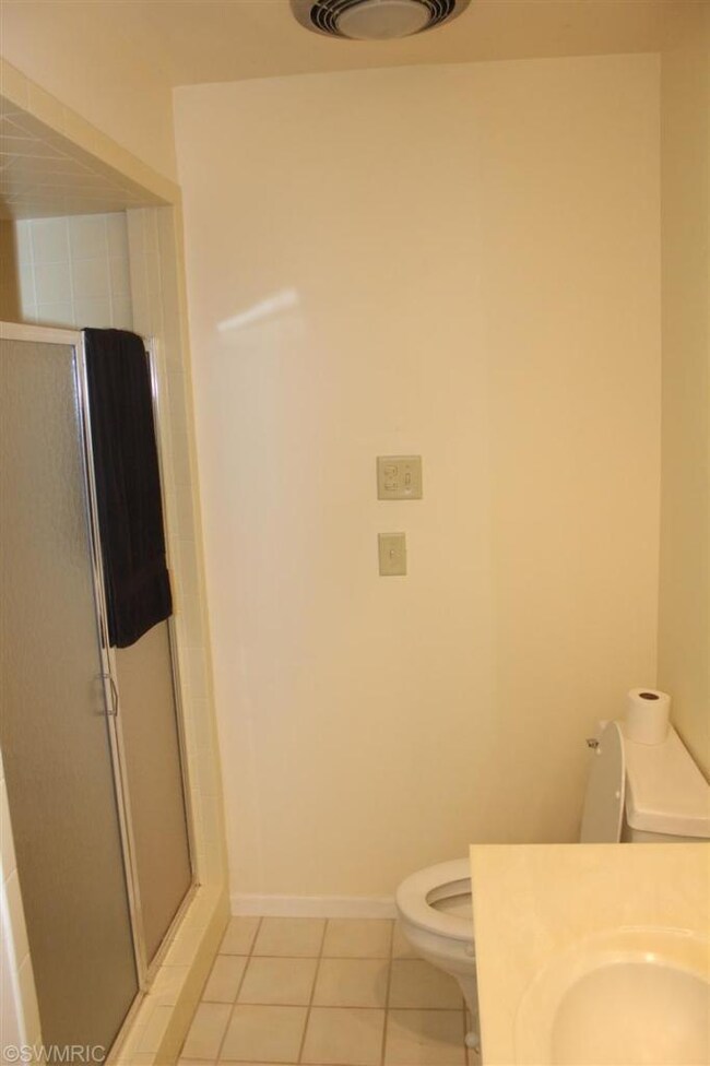 3152 E Gatehouse Dr SE unit 41, Grand Rapids, MI 49546 - photo 6