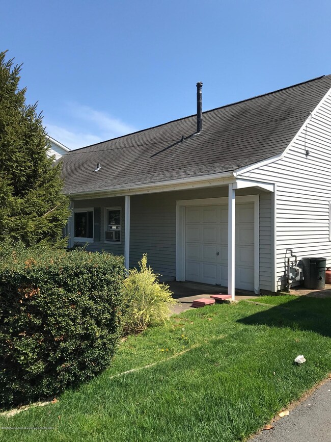 208 norgrove-garage door