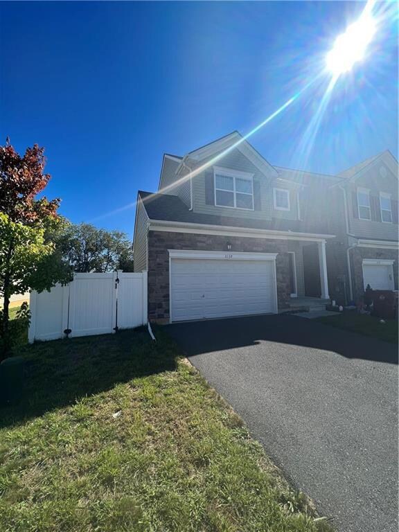 2139 Huntington Ln, Easton, PA 18040 - photo 3