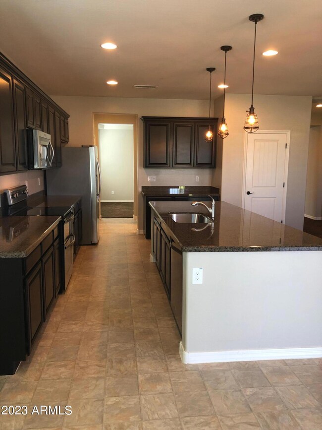 18556 W Glenrosa Ave, Goodyear, AZ 85395 - photo 5