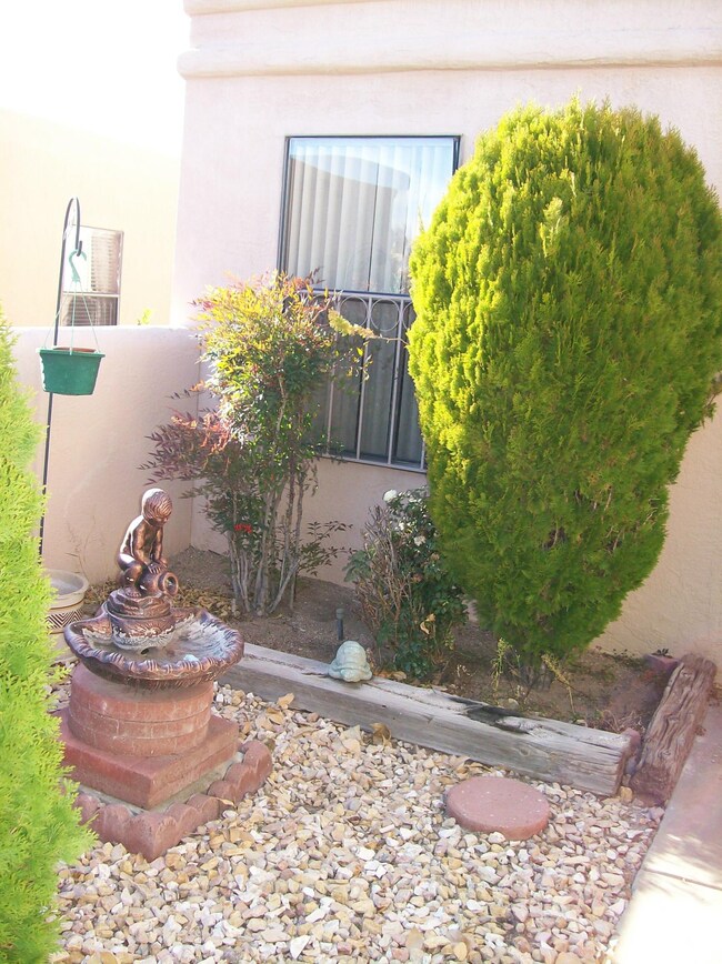 5921 Elmwood Dr NE, Albuquerque, NM 87109 - photo 2