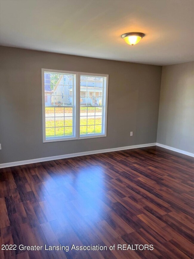 131 N Franklin St, Maple Rapids, MI 48853 - photo 6