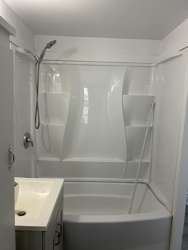 103 Beaver St, Keene, NH 03431 - photo 4