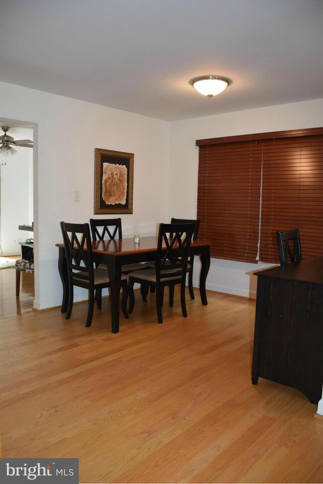 1609 Oak Spring Way, Reston, VA 20190 - photo 5