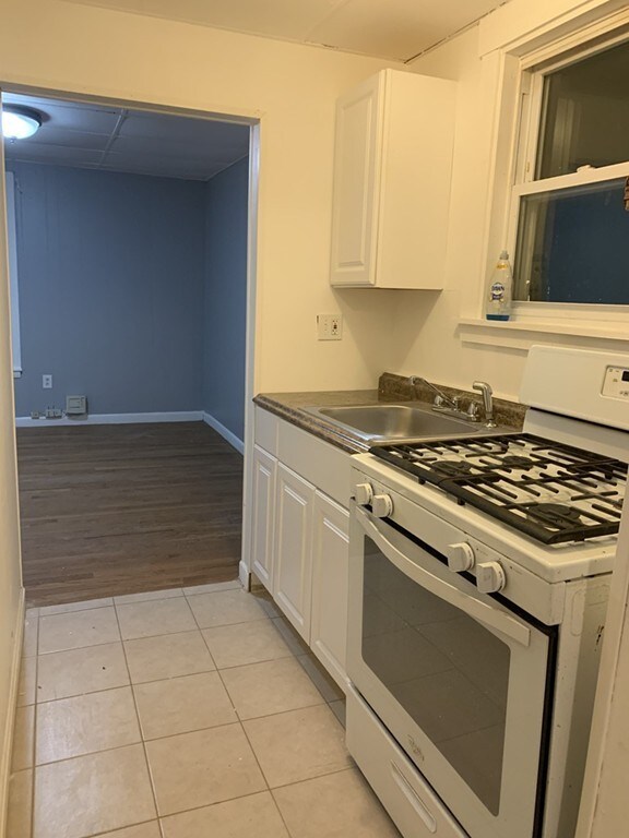 12 Greenwood Place unit 1, Lynn, MA 01902 - photo 4