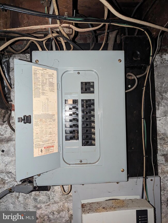 2951 Sumter Rd, Camden, NJ 08104 - photo 4