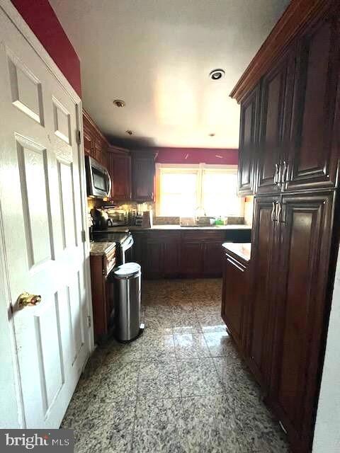 2215 Apache St, Hyattsville, MD 20783 - photo 4