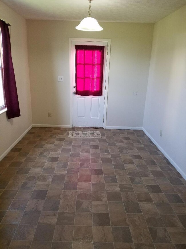 7202 Feather Kitchen 2