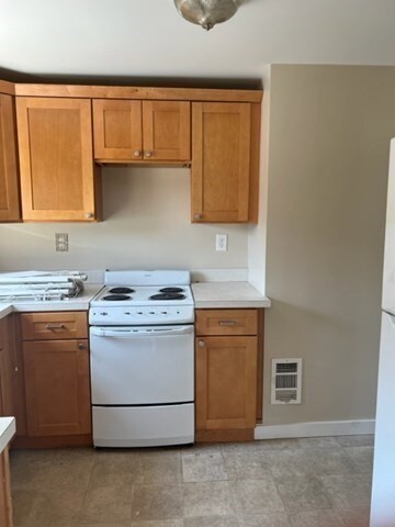 189 Pleasant St unit 2, Marblehead, MA 01945 - photo 4