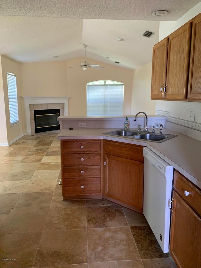 8080 Kilkelly Ln, Jacksonville, FL 32244 - photo 7