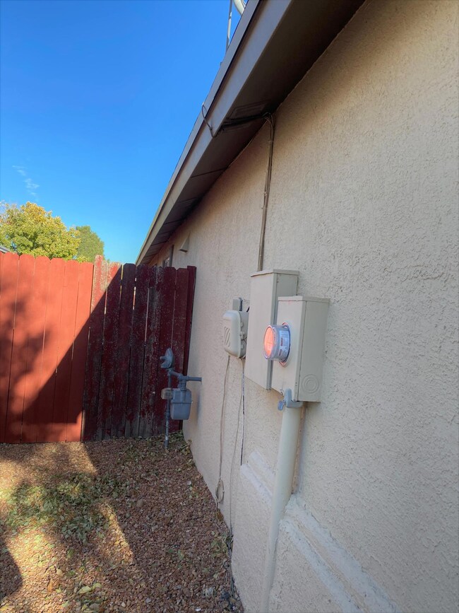 300 Schoellkopf Place, Horizon City, TX 79928 - photo 6