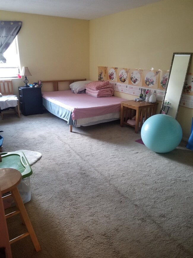 19 Blackstone Dr unit 21, Nashua, NH 03063 - photo 5