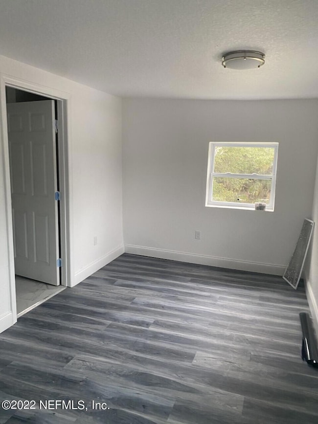 dressing room bedroom 2