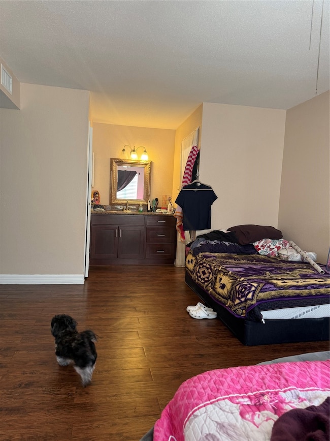 12500 Sandpiper Dr unit 204, Houston, TX 77035 - photo 4