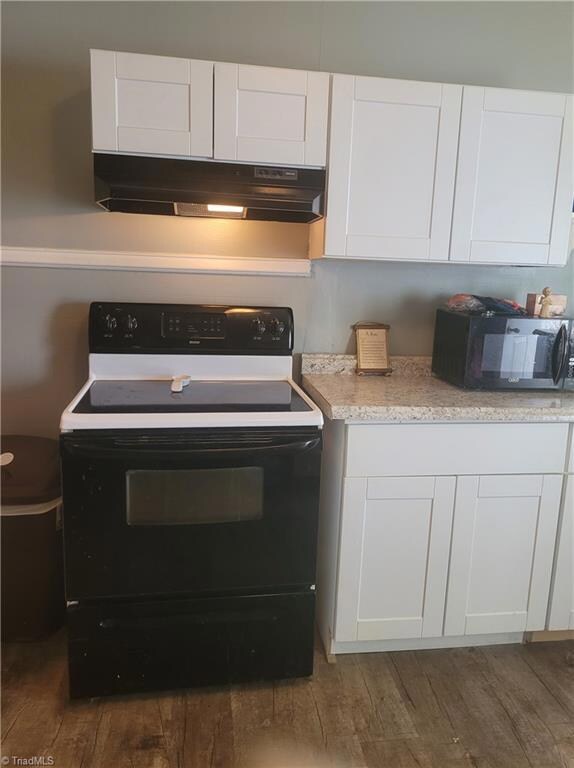 112 Edgeworth St.Kitchen