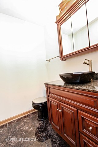 1802 W Cobblestone Ln, McHenry, IL 60051 - photo 5