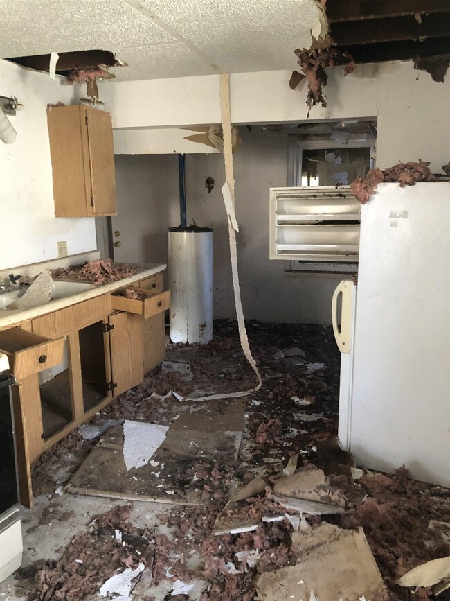 915 Strong St, Schenectady, NY 12307 - photo 5