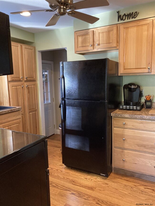 16 Horstman Dr, Schenectady, NY 12302 - photo 5