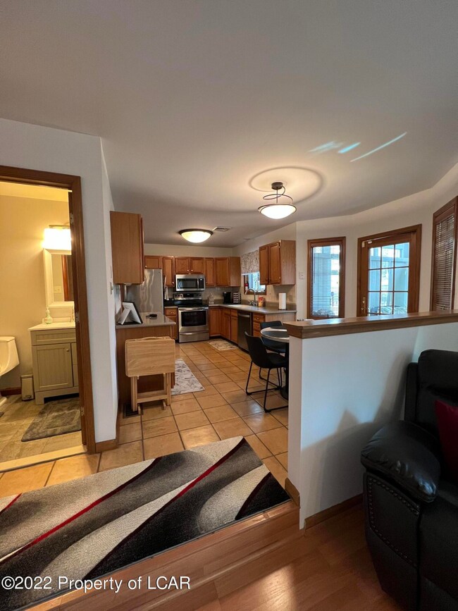 330 E Shore Dr, East Stroudsburg, PA 18301 - photo 6