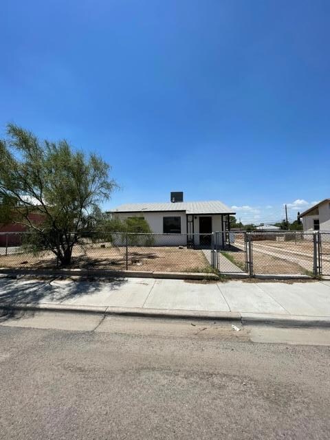 7570 Hacienda Ave, El Paso, TX 79915 - photo 3