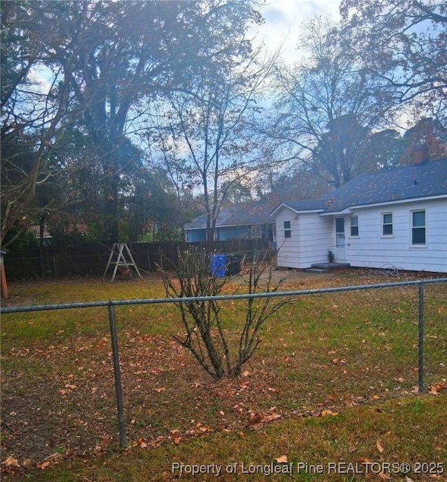 501 Roxie Ave, Fayetteville, NC 28304 - photo 3