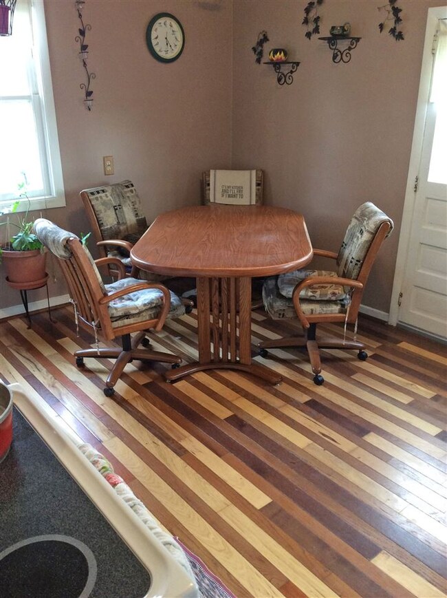 299 Franklin St, Evansville, WI 53536 - photo 3