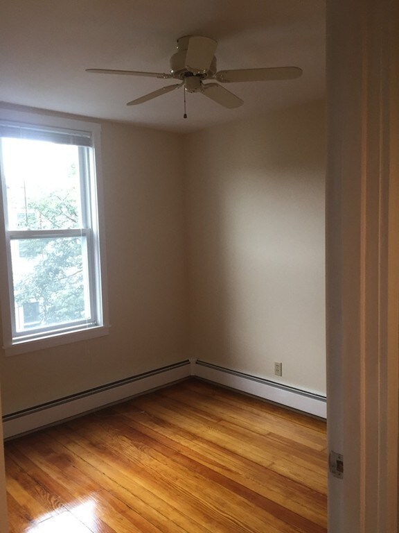 5 Hatch St, Boston, MA 02127 - photo 5