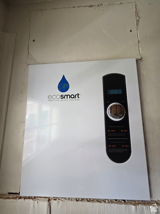 330 E 600 S, Roosevelt, UT 84066 - photo 7