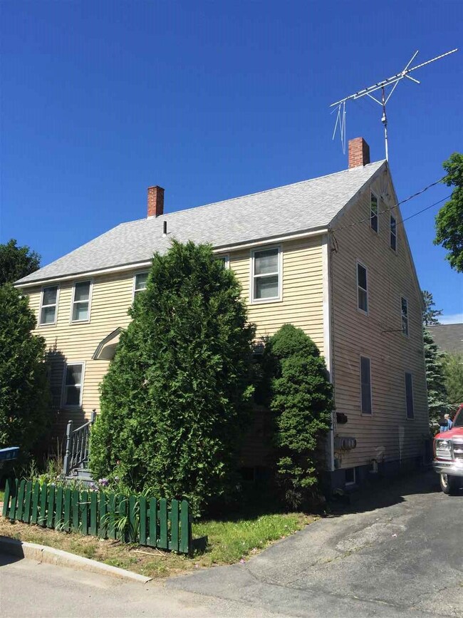 7 Lincoln Ave unit 7A & 7B, Newmarket, NH 03857 - photo 2