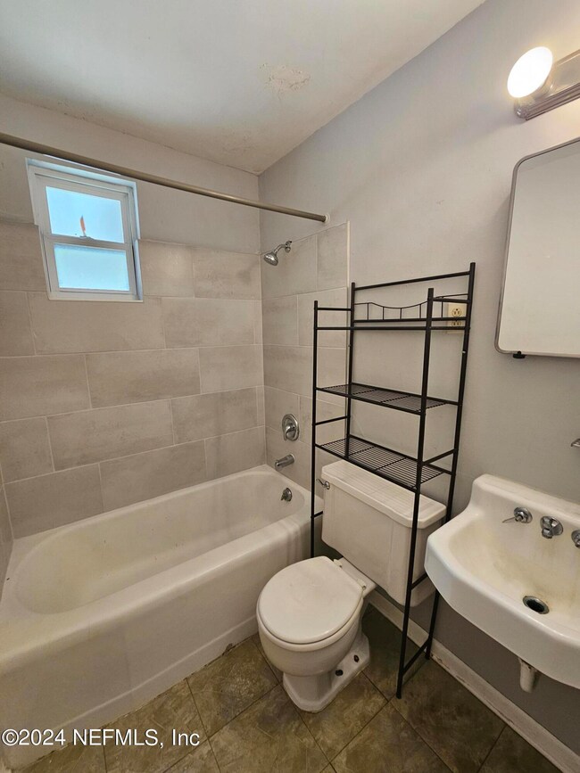 5265 Alpha Ave, Jacksonville, FL 32205 - photo 7