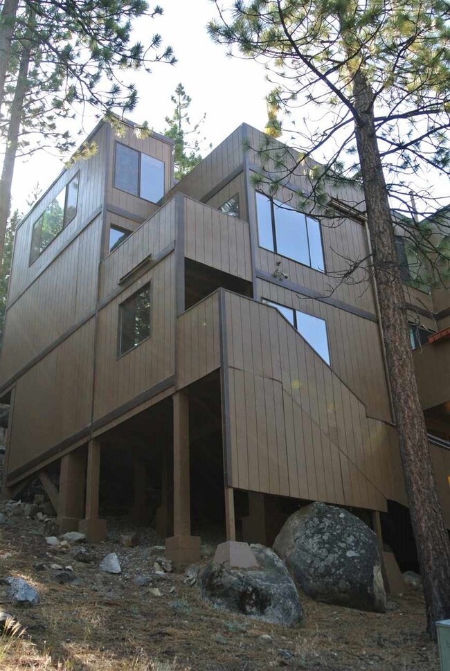 211 Clubhouse Cir, Zephyr Cove, NV 89448 - photo 3