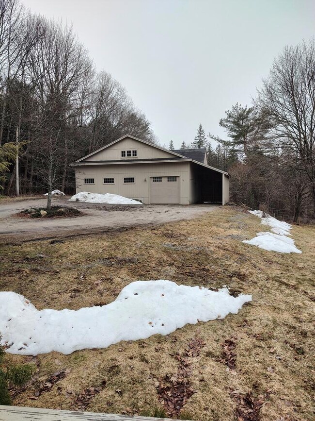 61 Durham Rd Brunswick ME-large-005-056-