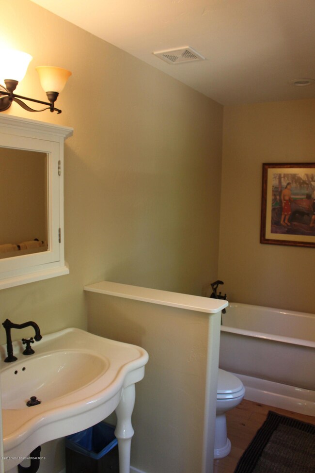 carlsonbed.bathroomdown