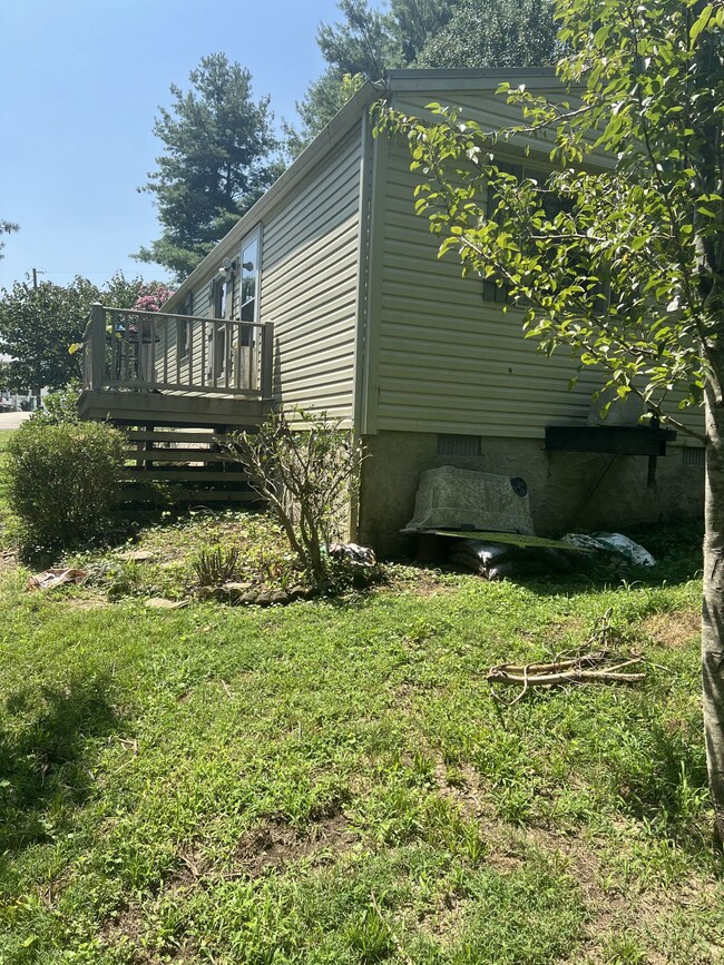 106 Rayburn St, Manchester, TN 37355 - photo 3