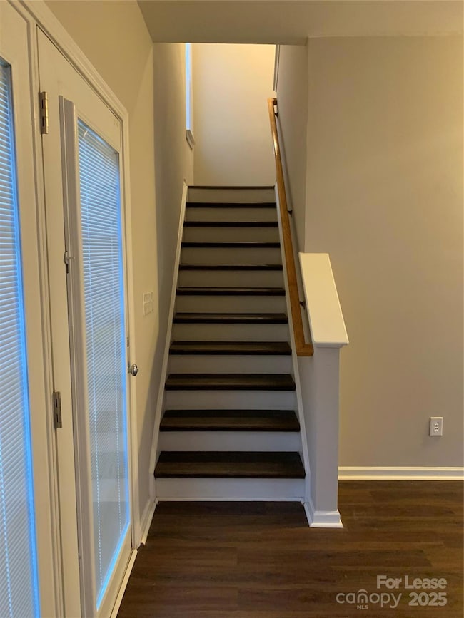 2726 Avalon Loop Rd, Charlotte, NC 28269 - photo 4