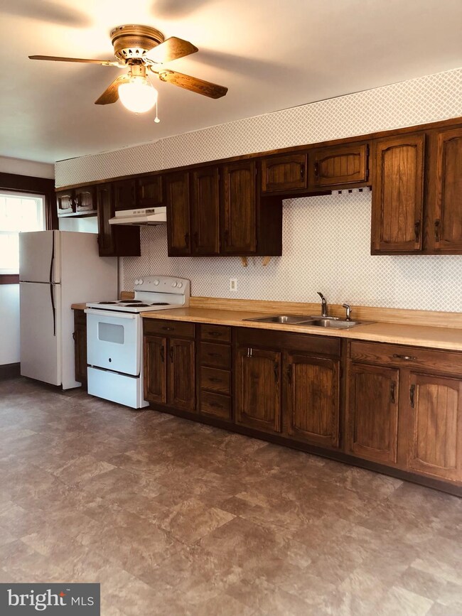 3310 Main St unit 2ND FLOOR, Morgantown, PA 19543 - photo 7