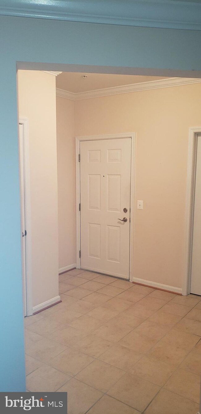 8607 Wintergreen Ct unit 207, Odenton, MD 21113 - photo 2