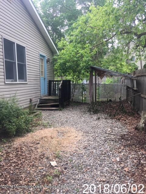 Right Side Yard