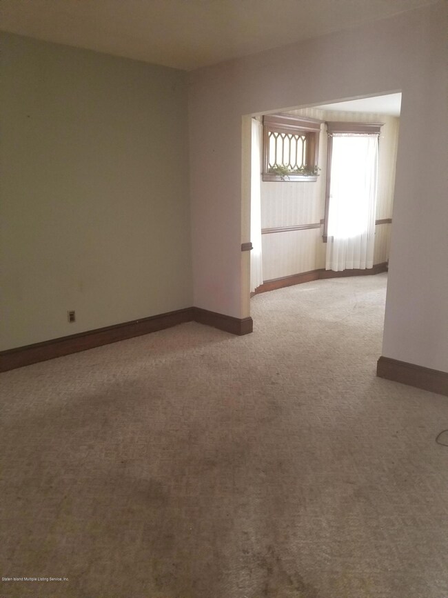 563 Delafield Ave, Staten Island, NY 10310 - photo 2