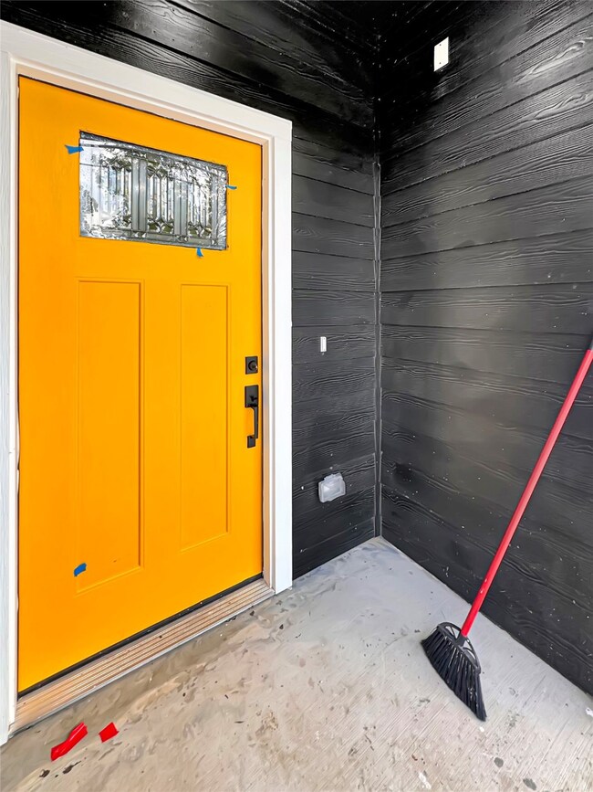 8212,8214 Knox St, Houston, TX 77088 - photo 3