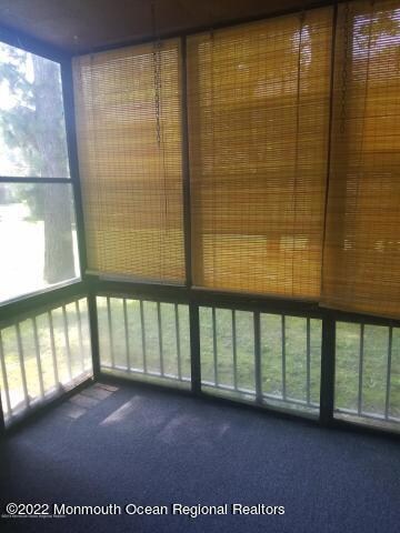 19C Pine Cluster Screen room