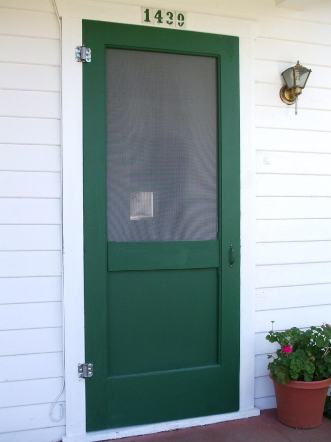 1437 Spruce St, Redding, CA 96001 - photo 4