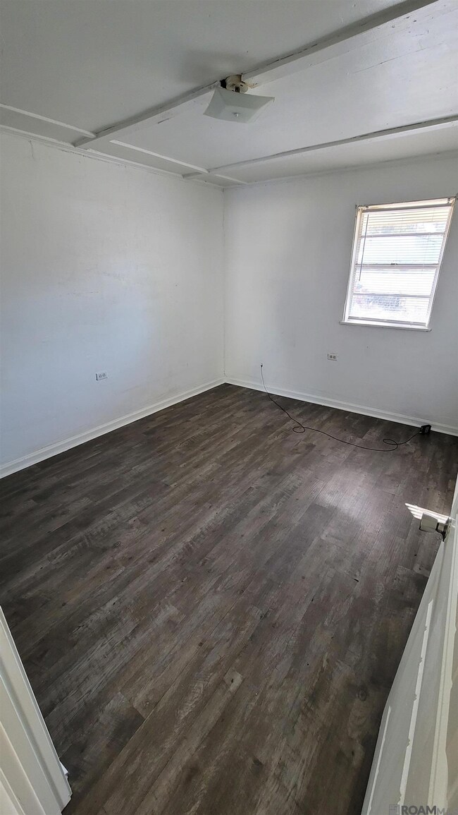 1612 N Coontrap Rd unit 5, Gonzales, LA 70737 - photo 5