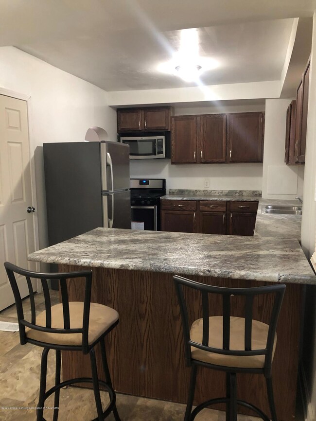 902 kitchen 2