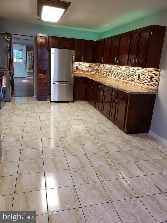 18155 Olde Port Ln, Triangle, VA 22172 - photo 2