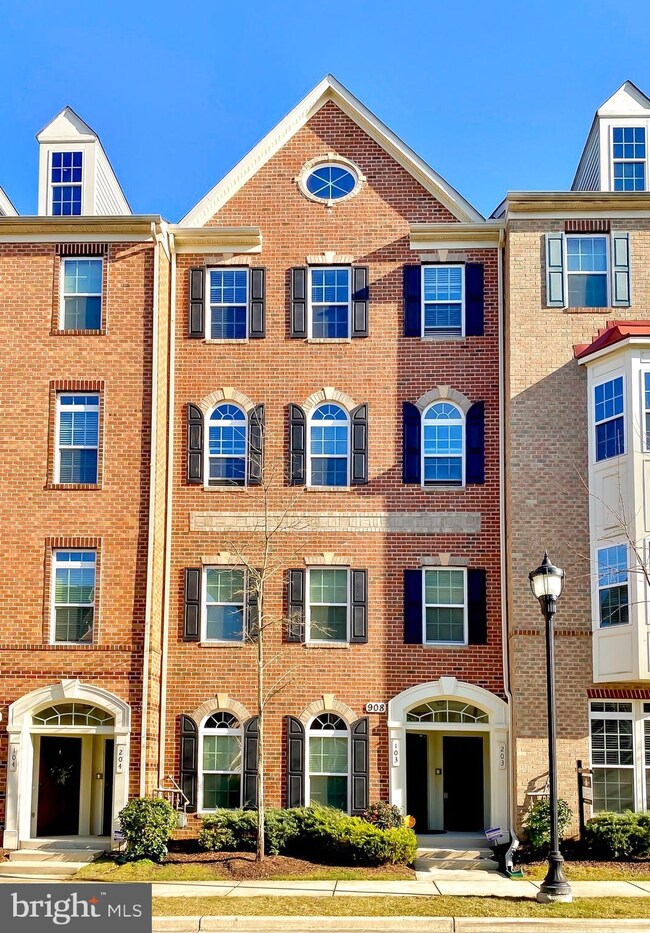908 Hall Station Dr unit 203, Bowie, MD 20721 - photo 2