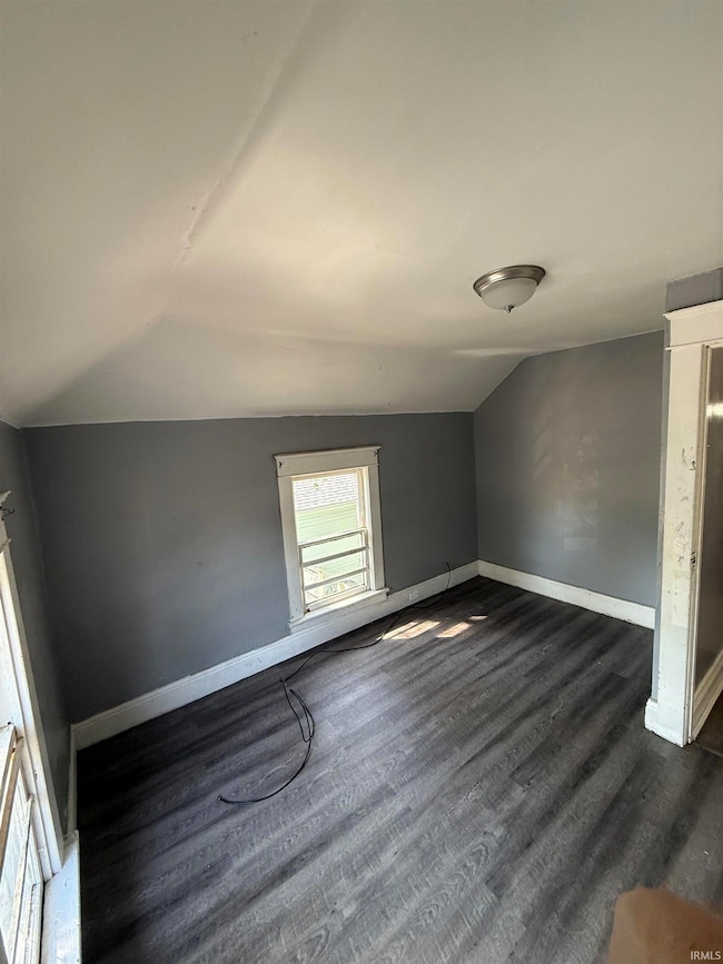 1010 W Wolf Ave, Elkhart, IN 46516 - photo 7