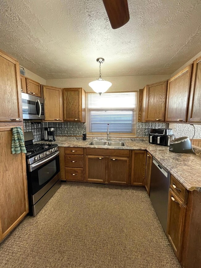 870 Glendale Dr, Franklin, IN 46131 - photo 5