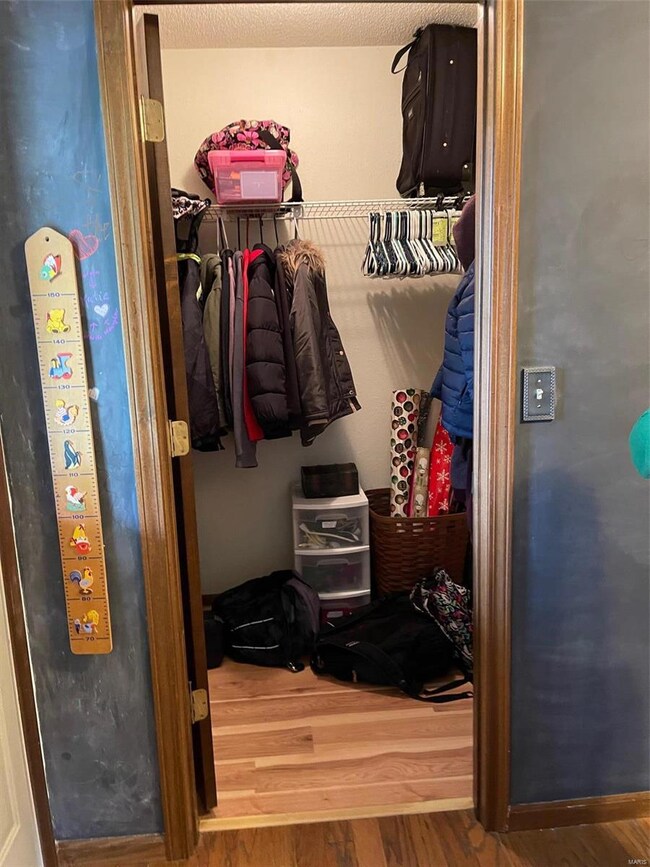 2015 Greenbrier Dr, Collinsville, IL 62234 - photo 3