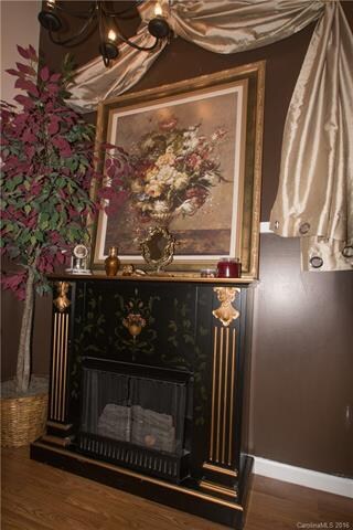 Mid Landing on Stairway to upper unit